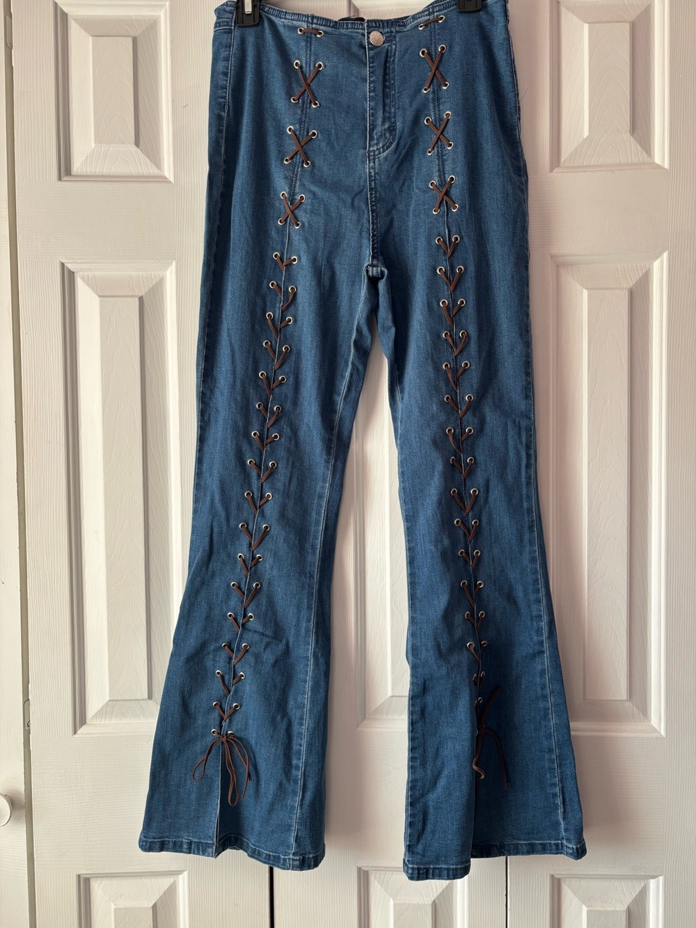 Deadstock NWT dELiA*s by Dolls Kill Beach Break Lace Up High Waisted Flare